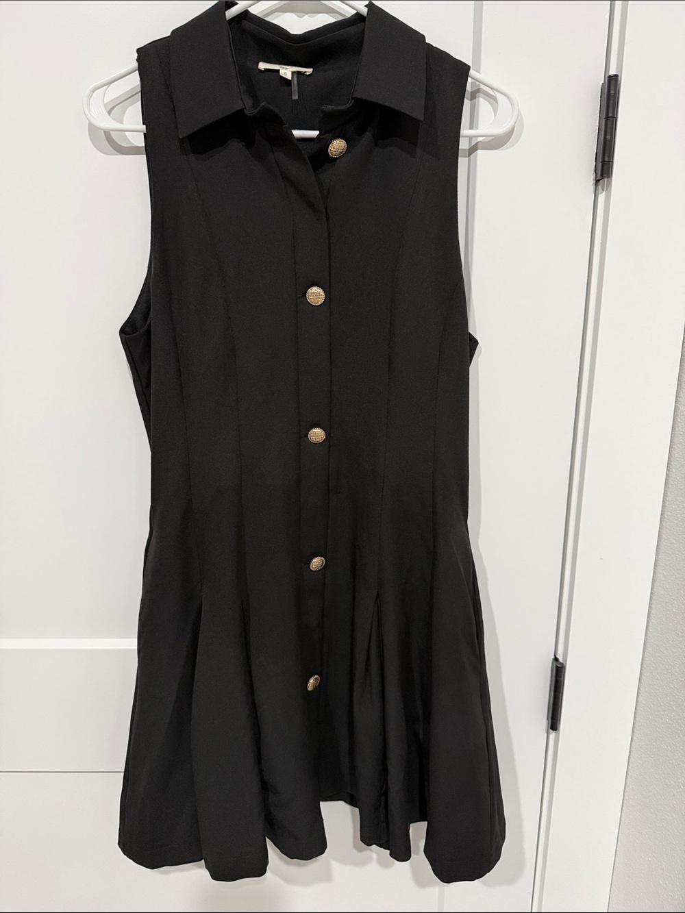 Entro Sleeveless Black Button-Front Collared Dress
